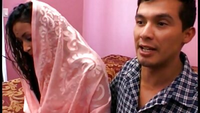 แม่บ้านผู้ใหญ่ในถุงน่อง